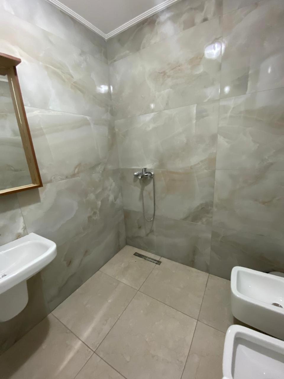 L-2 Apartment *